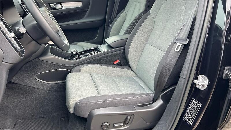 Volvo XC40 2.0 B3 PLUS DARK AUTO 163 5P