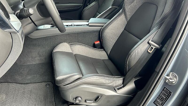 Volvo XC60 2.0 B4 D PLUS DARK AUTO 197 5P
