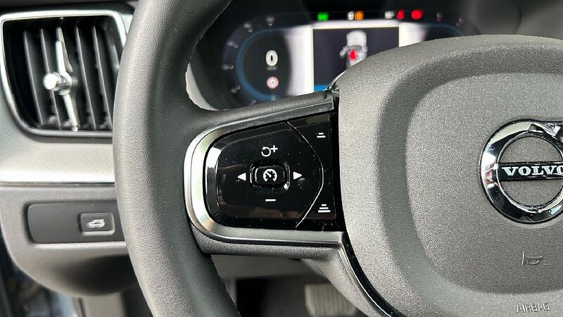 Volvo XC60 2.0 B4 D PLUS DARK AUTO 197 5P
