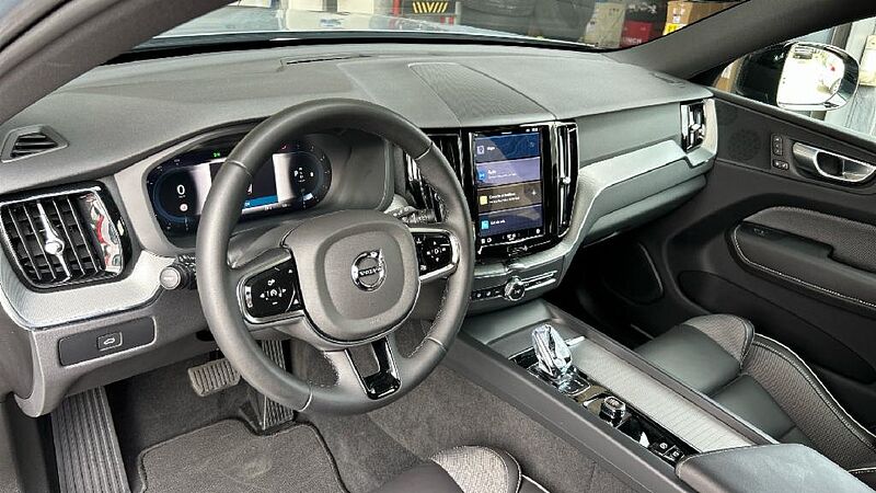 Volvo XC60 2.0 B4 D PLUS DARK AUTO 197 5P