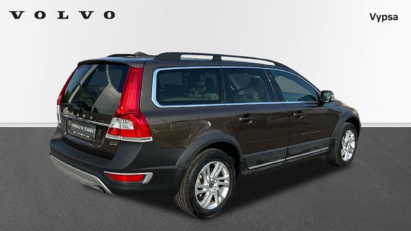 Volvo XC70 2.4 D4 MOMENTUM 4WD AUTO 181 5P