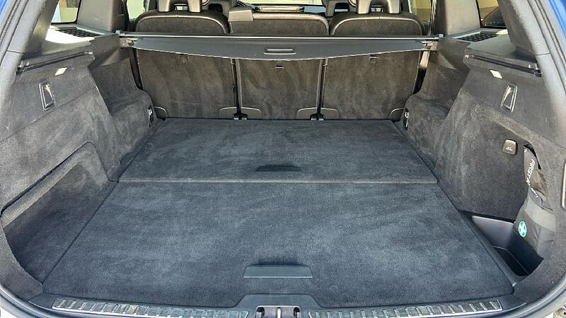 Volvo XC90 2.0 D5 R-DESIGN 4WD AUTO 235 5P 7 Plazas