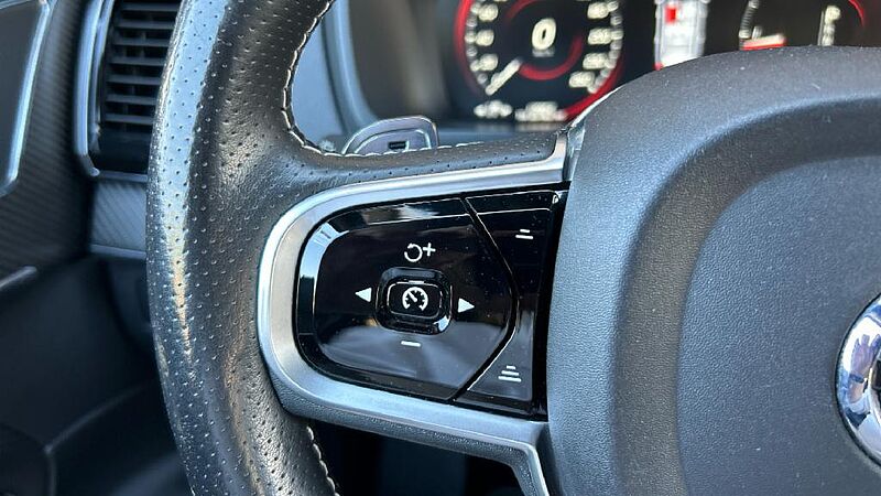 Volvo XC90 2.0 D5 R-DESIGN 4WD AUTO 235 5P 7 Plazas