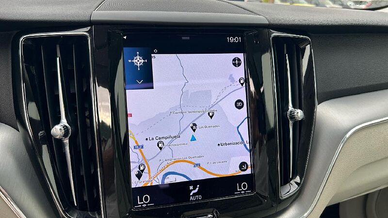 Volvo XC60 2.0 B4 G MOMENTUM AUTO 197 5P