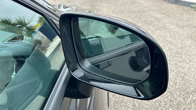 Volvo XC60 2.0 B4 G MOMENTUM AUTO 197 5P