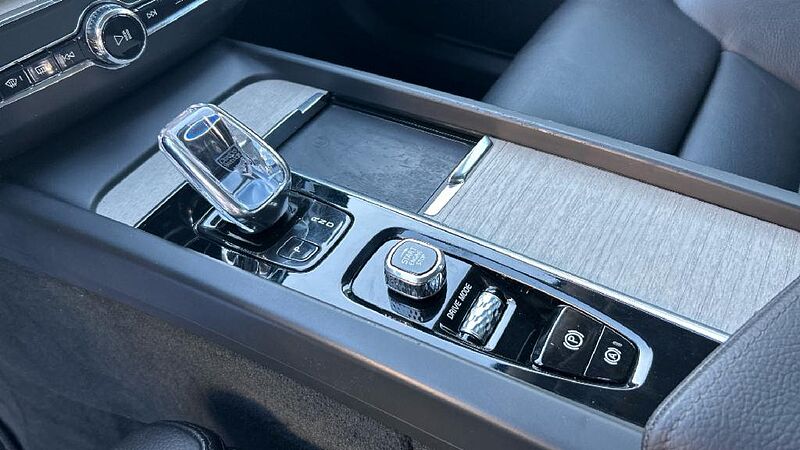 Volvo XC60 2.0 D B4 INSCRIPTION AUTO 197 5P