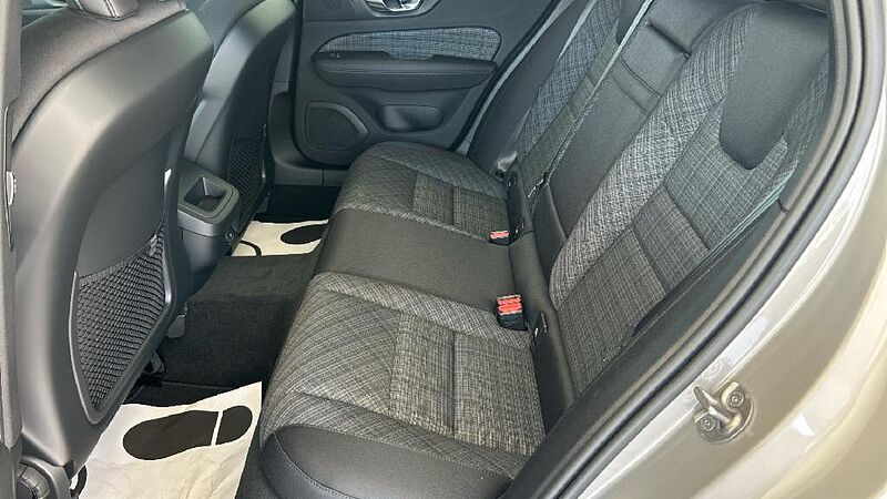 Volvo V60 2.0 B4 D CORE AUTO 197 5P