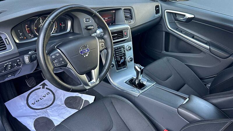 Volvo V60 Cross Country V60 Cross Country Plus D3 Manual