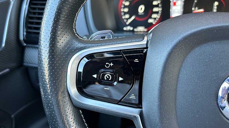 Volvo XC90 2.0 D5 R-DESIGN 4WD AUTO 235 5P 7 Plazas