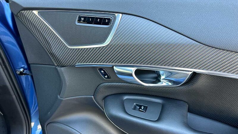 Volvo XC90 2.0 D5 R-DESIGN 4WD AUTO 235 5P 7 Plazas