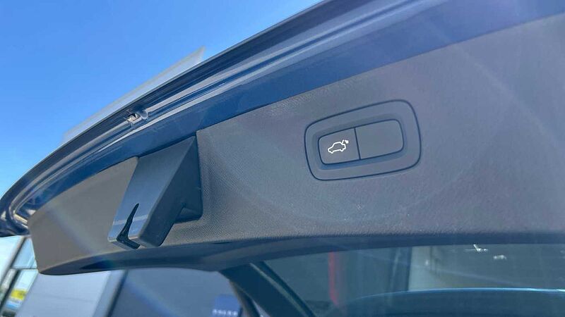 Volvo XC90 2.0 D5 R-DESIGN 4WD AUTO 235 5P 7 Plazas