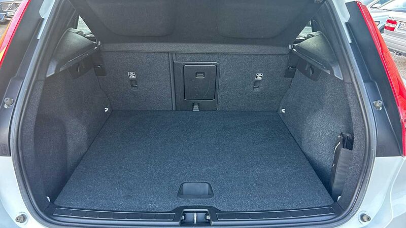 Volvo XC40 XC40 D3 Momentum Manual