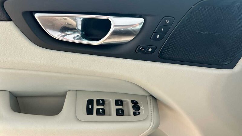 Volvo XC60 2.0 T6 RECHARGE INSCRIPTION AUTO 4WD 340 5P