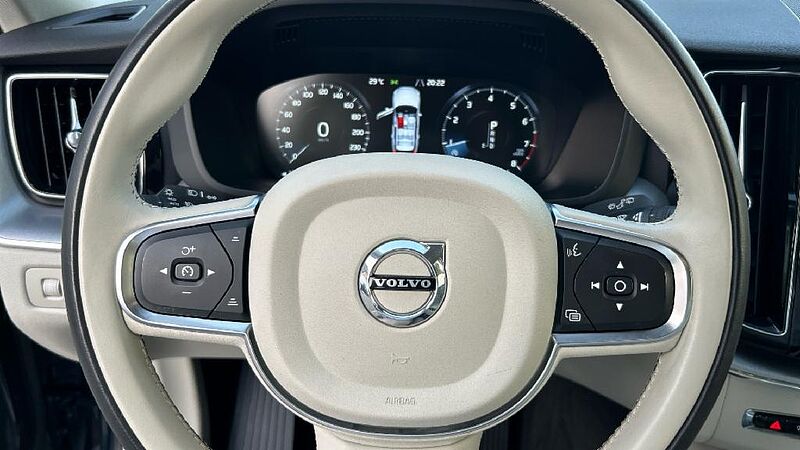 Volvo XC60 2.0 T4 BUSINESS PLUS AUTO 190 5P