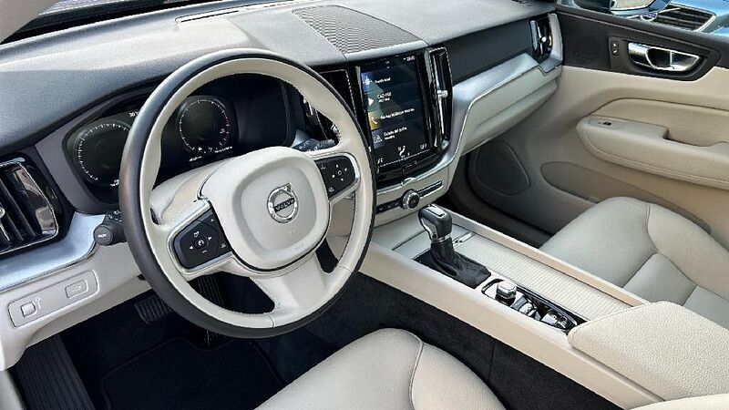 Volvo XC60 2.0 T4 BUSINESS PLUS AUTO 190 5P