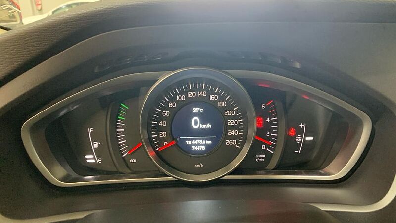Volvo V40 CC V40 Cross Country Black Edition D2