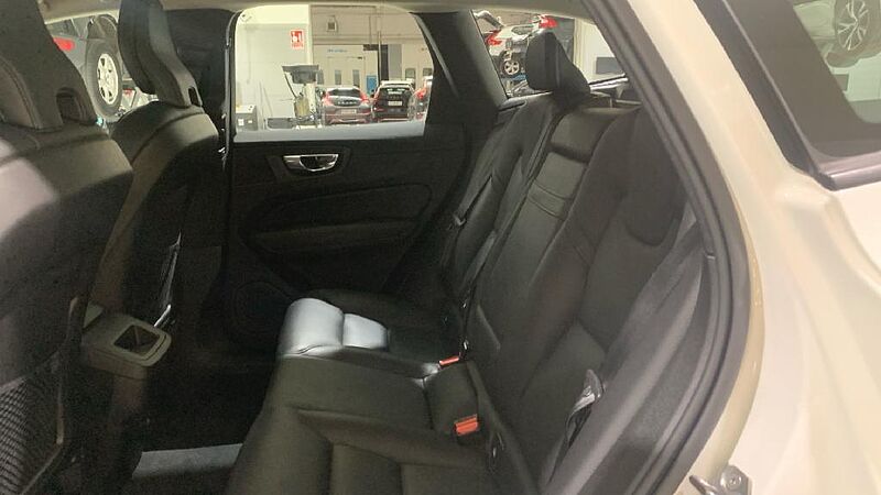 Volvo XC60 XC60 D3 Momentum Manual