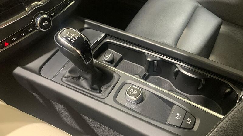 Volvo XC60 XC60 D3 Momentum Manual