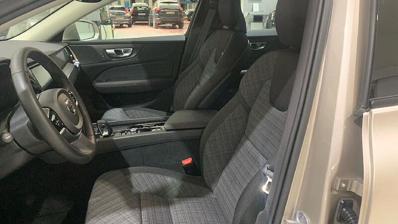 Volvo V60 Cross Country 2.0 B4 D CROSS COUNTRY CORE AUTO AWD 197 5P