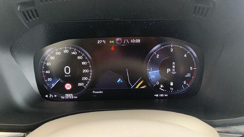 Volvo XC60 2.0 B4 D MOMENTUM PRO AUTO 4WD 197 5P