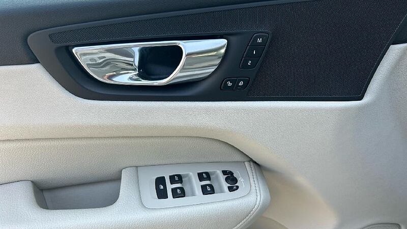 Volvo XC60 2.0 D B4 INSCRIPTION AUTO 4WD 197 5P