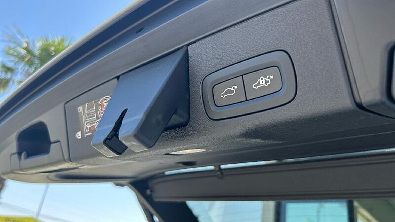 Volvo XC60 2.0 D B4 INSCRIPTION AUTO 4WD 197 5P