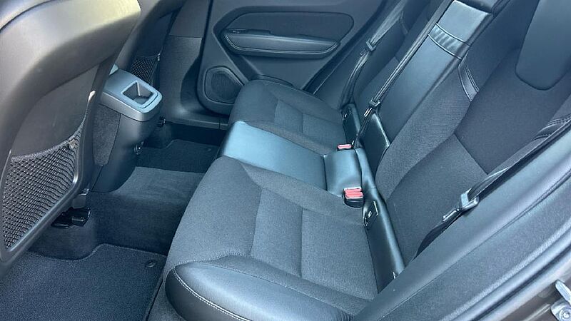 Volvo XC60 2.0 B4 D MOMENTUM PRO AUTO 4WD 197 5P