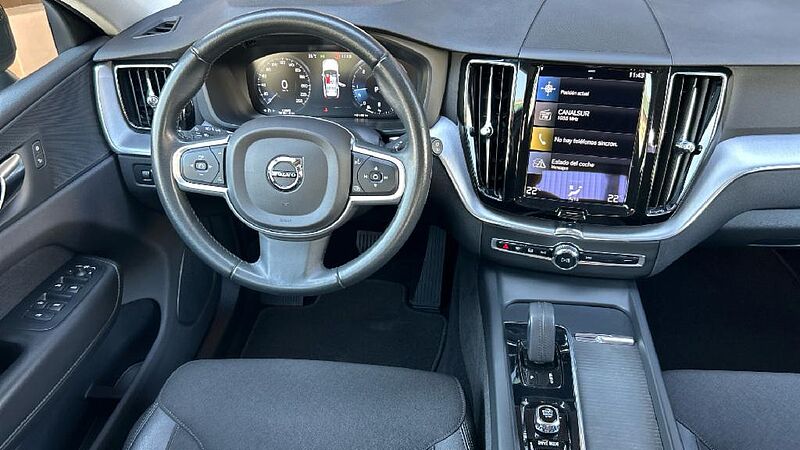 Volvo XC60 2.0 B4 D MOMENTUM PRO AUTO 4WD 197 5P