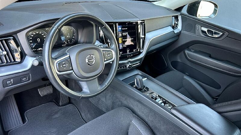 Volvo XC60 2.0 B4 D MOMENTUM PRO AUTO 4WD 197 5P