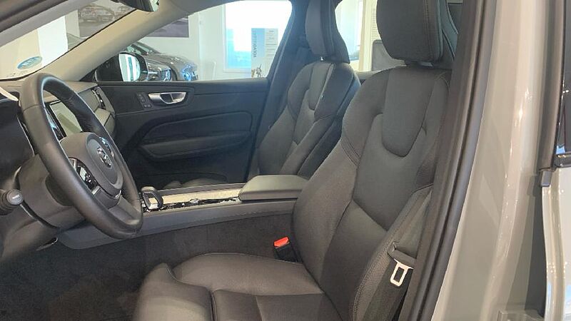 Volvo XC60 2.0 B5 P PLUS DARK AUTO 4WD 250 5P