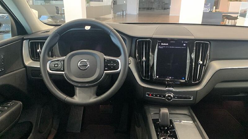 Volvo XC60 2.0 B5 P PLUS DARK AUTO 4WD 250 5P