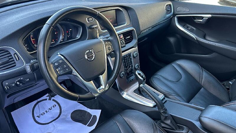 Volvo V40 Cross Country 2.0 D2 PRO AUTO 120 5P