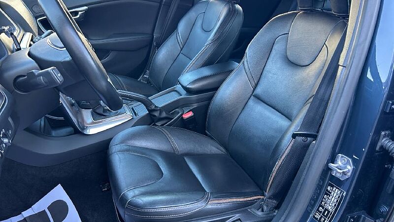 Volvo V40 Cross Country 2.0 D2 PRO AUTO 120 5P